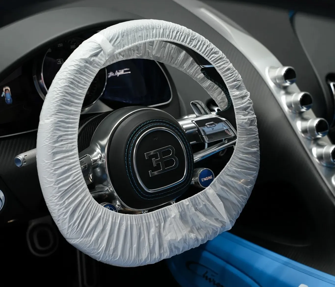 Steering wheel cover